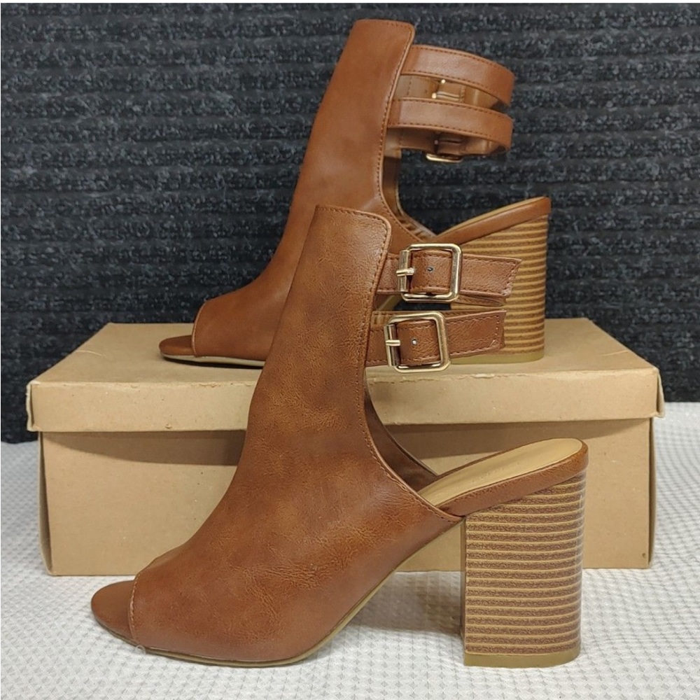 Peep toe Sandals